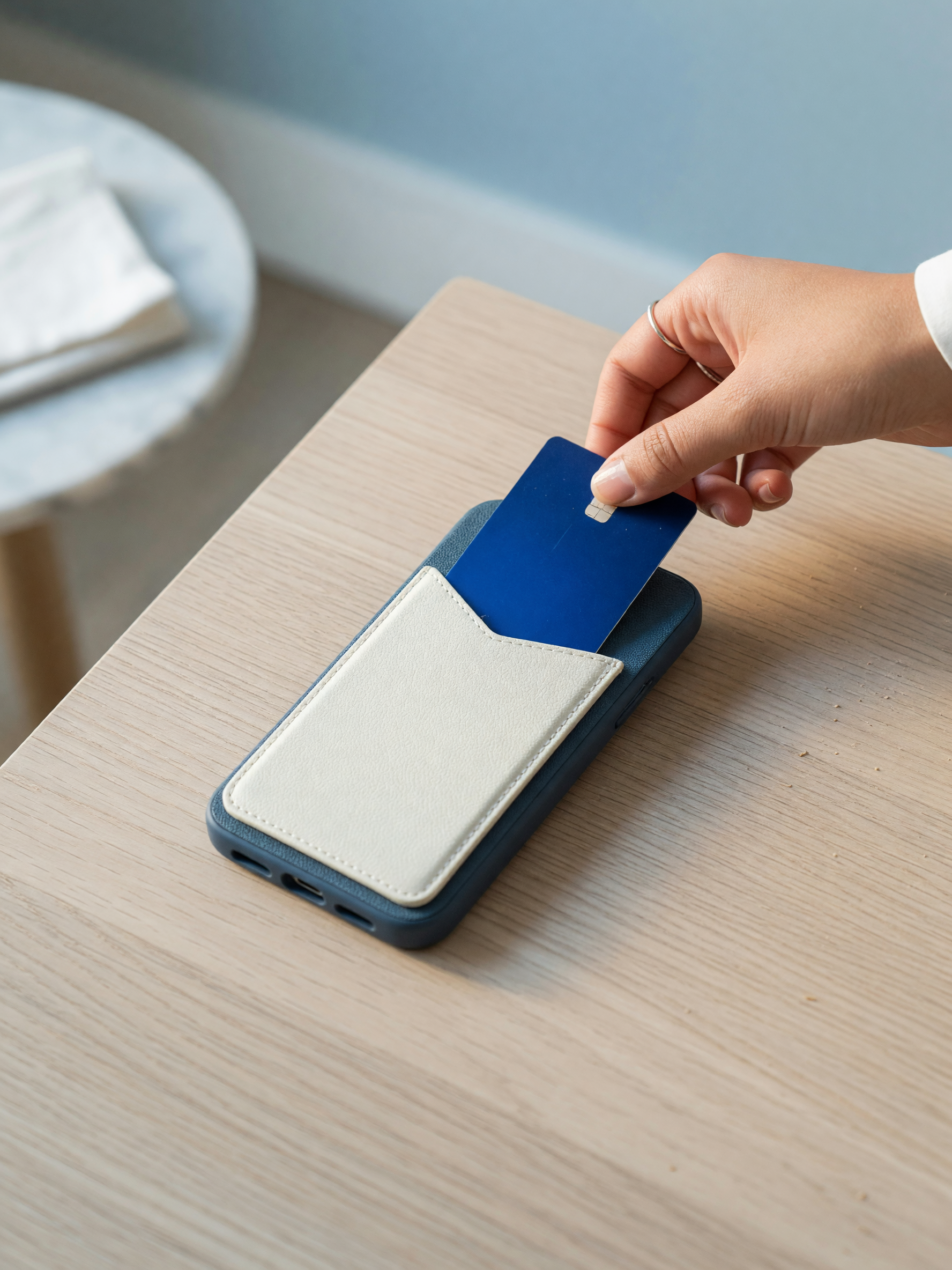 close up card slots on slim wallet phone case